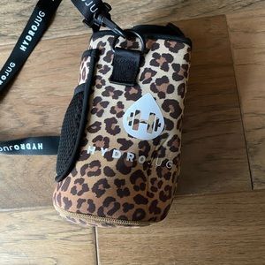 Hydro jug leopard sleeve